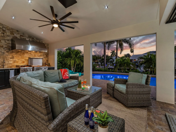 Ultimate Cape Coral Getaway - Luxury 3-Bedroom Pool Home